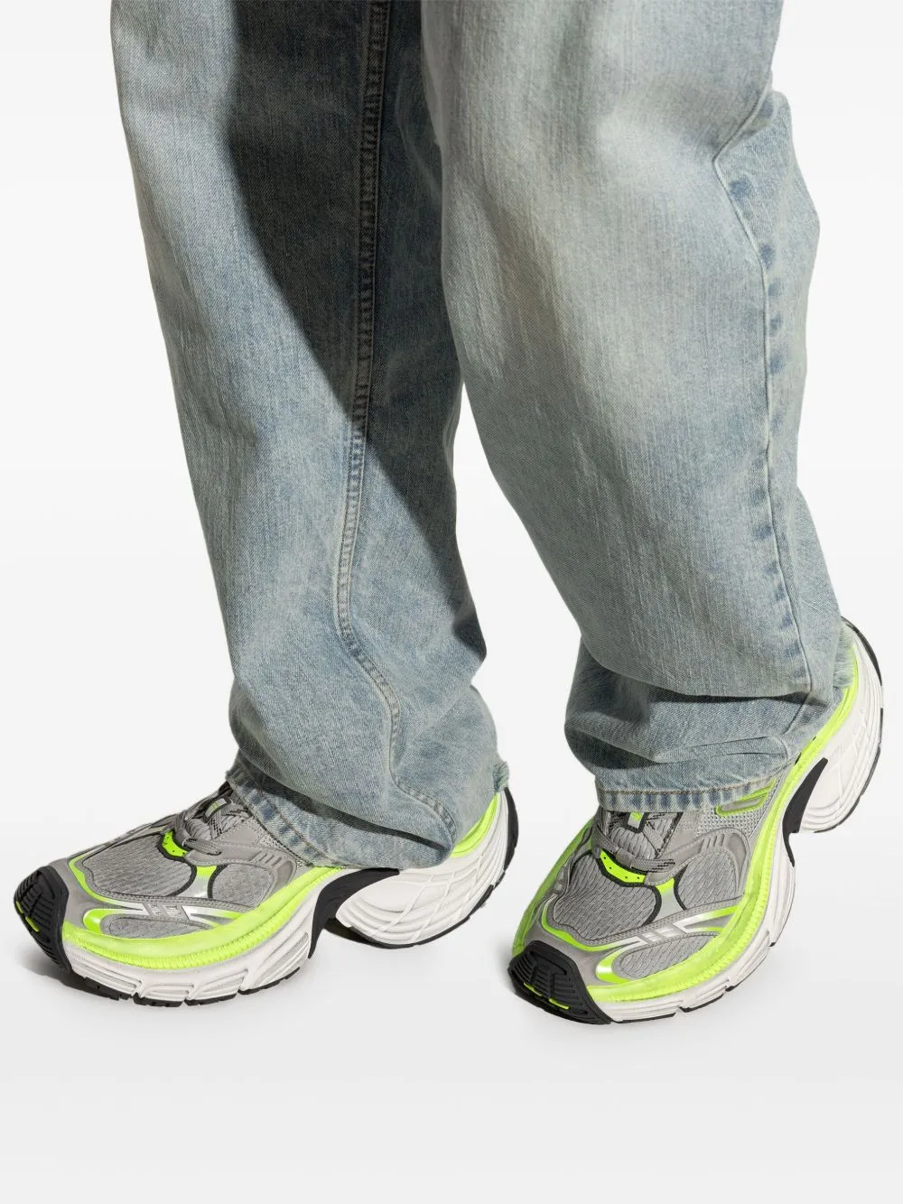6xl sneakers