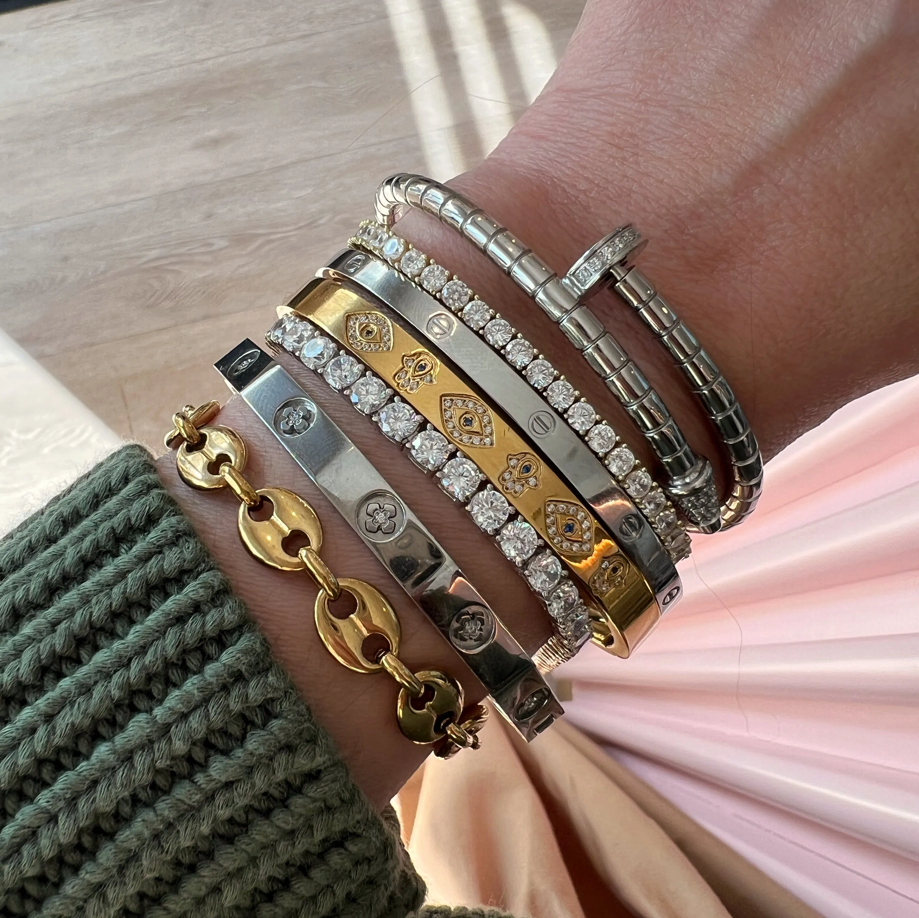Button Flat Bracelet