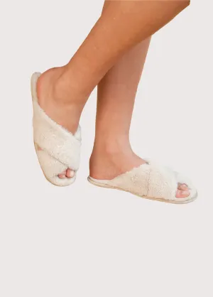 Comfort width crossed mule slipper