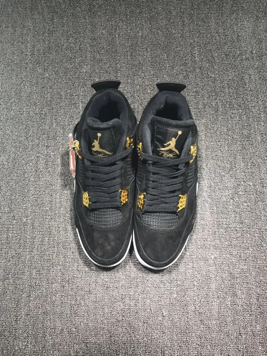JORDAN 4 x ROYALTY