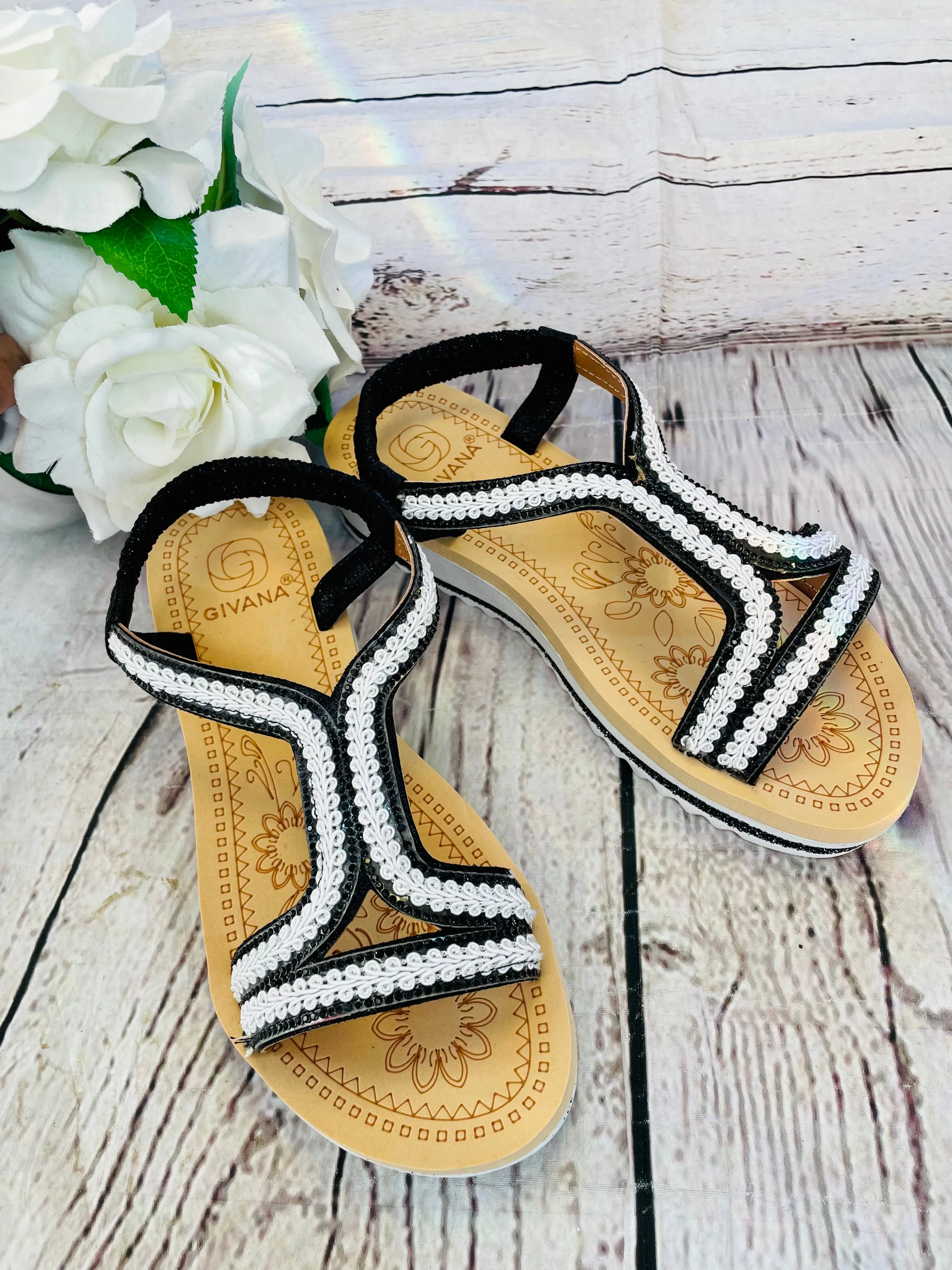 LADIES BLACK SMALL WEDGE SANDALS ( LOLO )