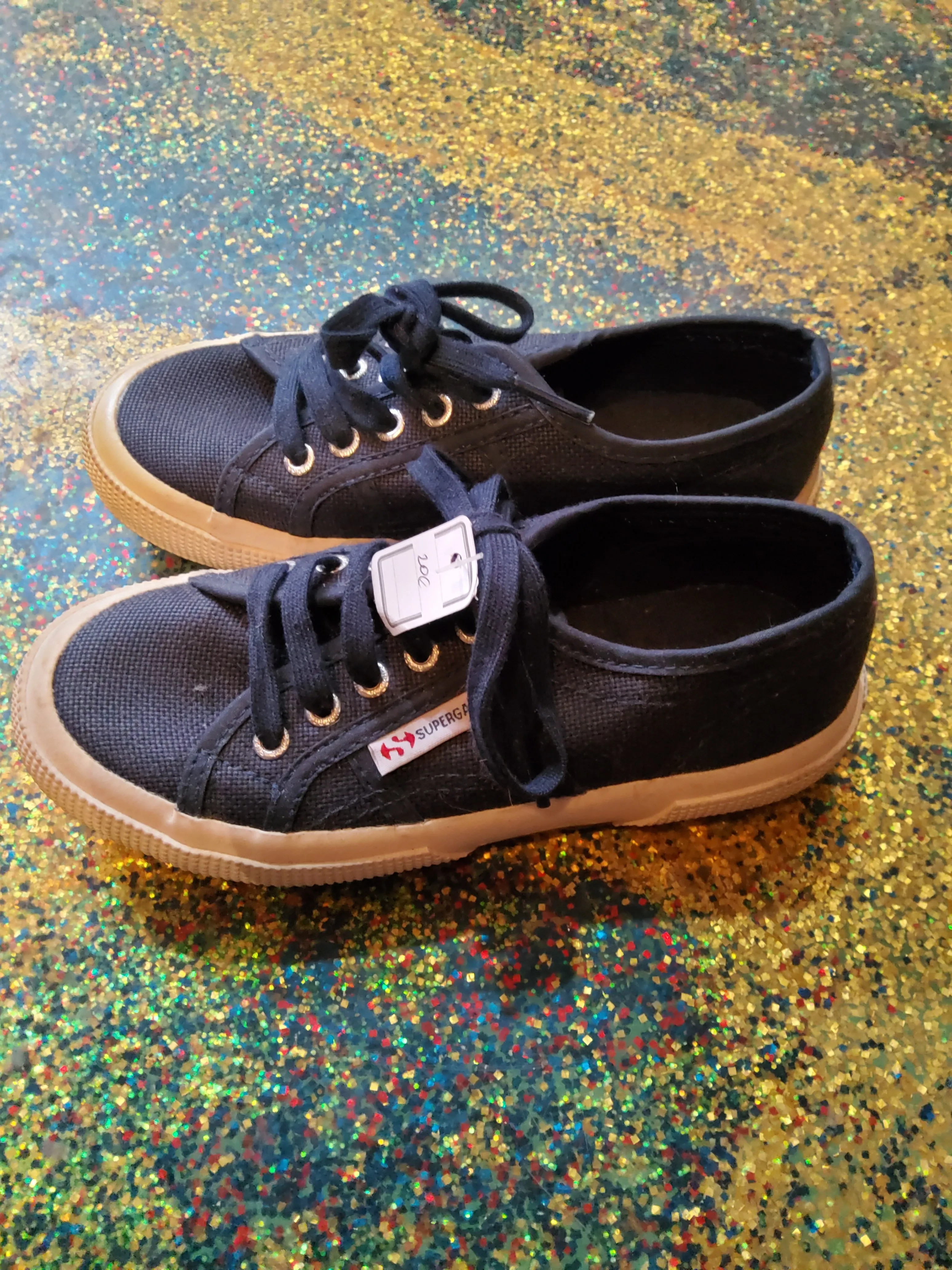 Low kids sneakers