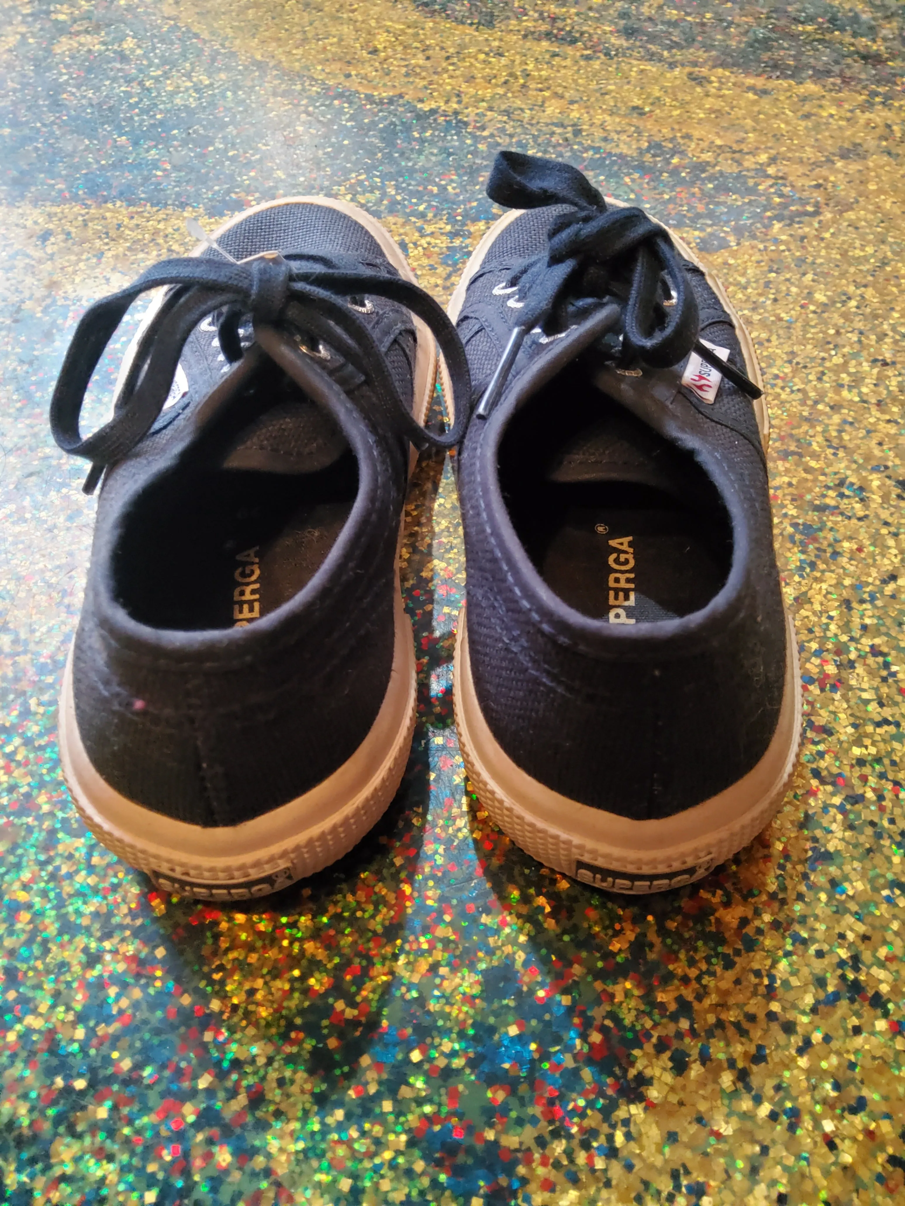 Low kids sneakers