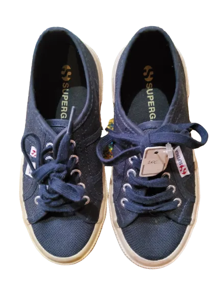 Low kids sneakers