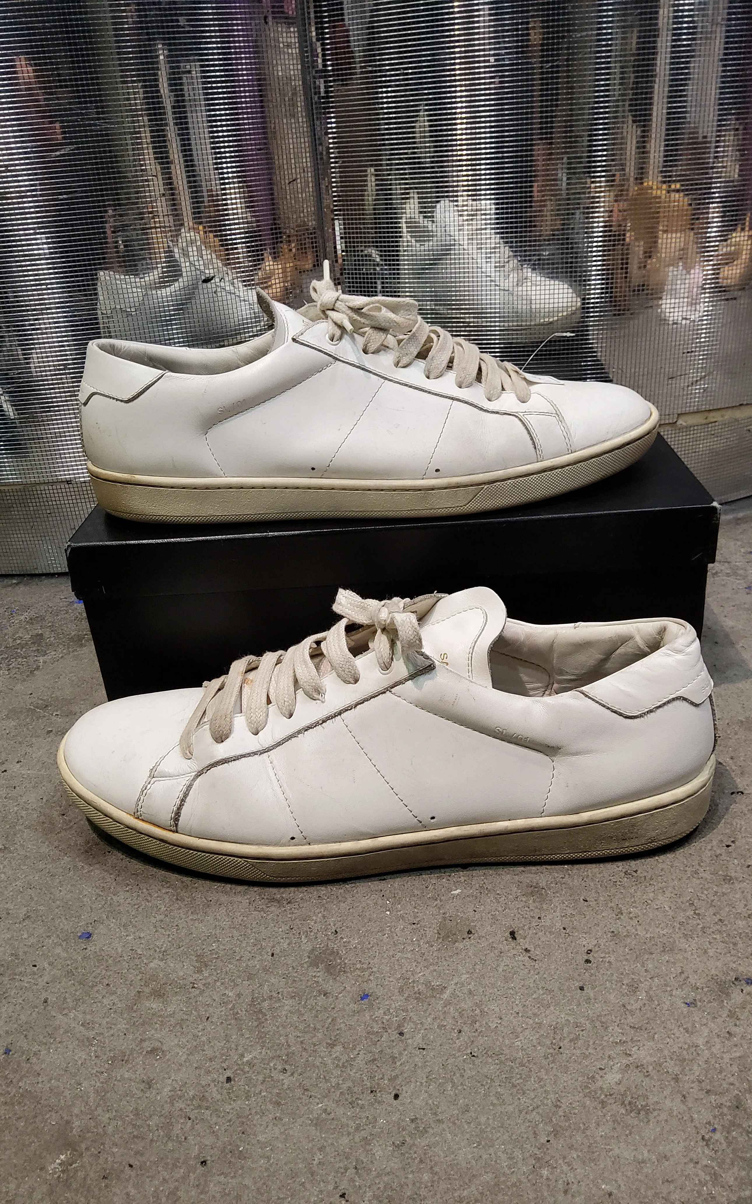 LOW SNEAKERS