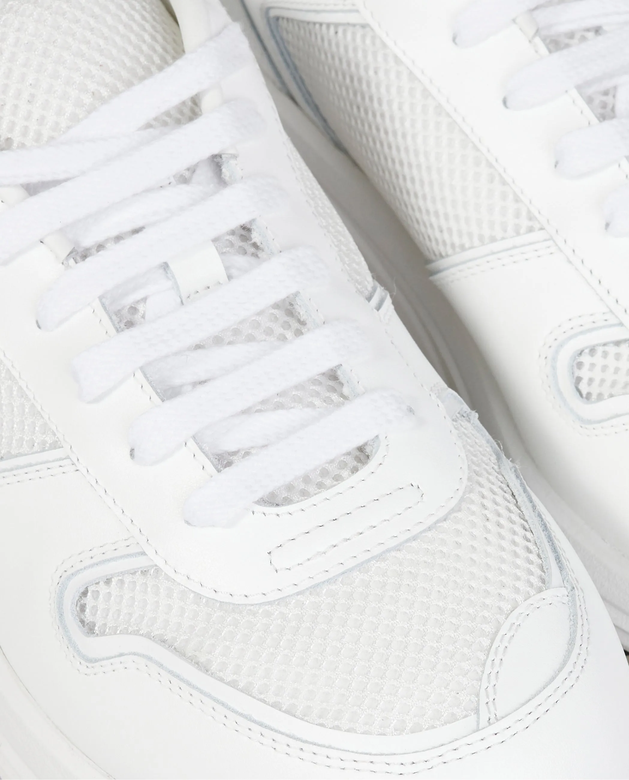 Premium Mesh Runner