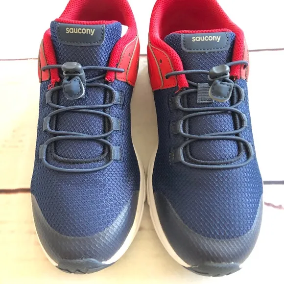Saucony sneaker NWT