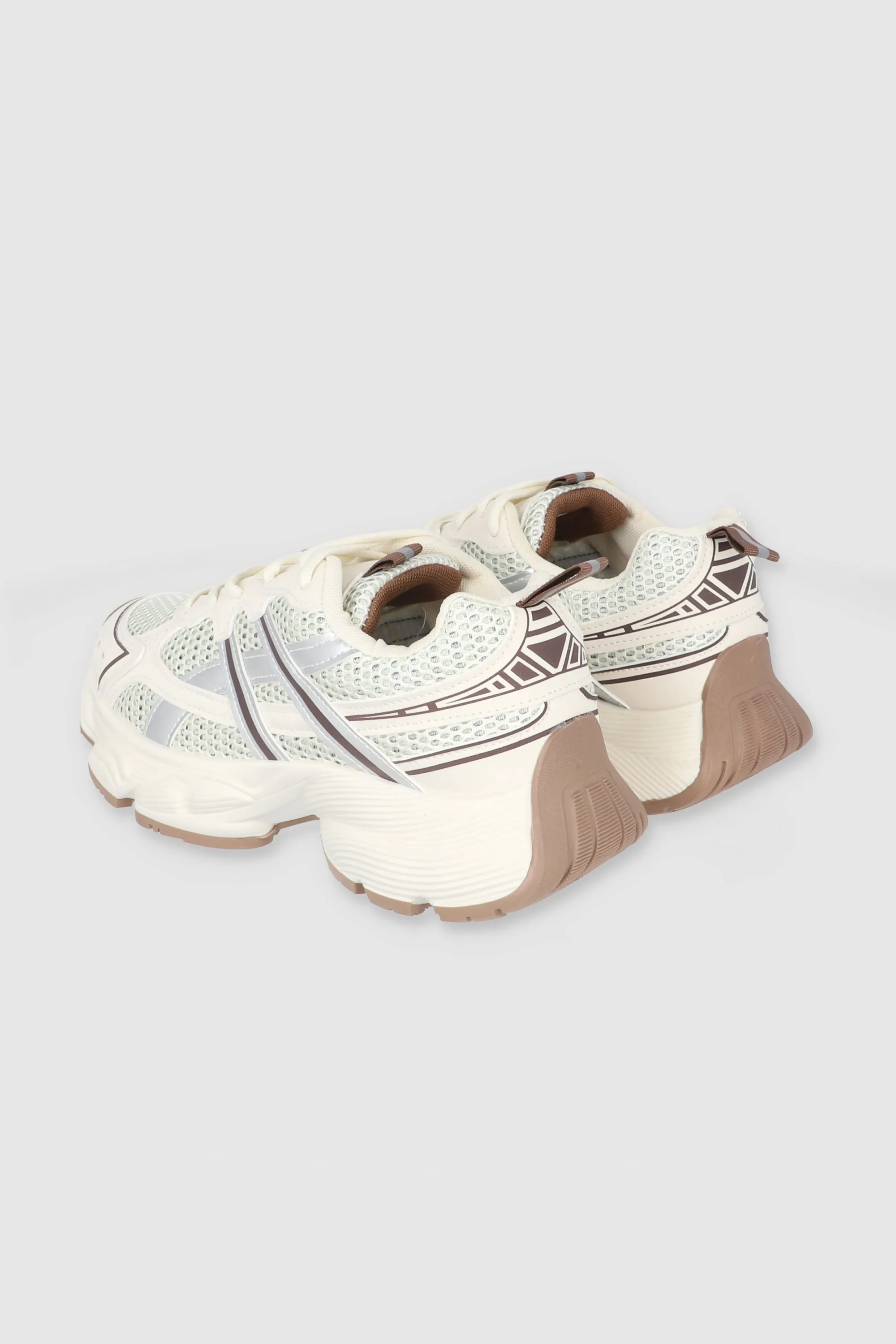 Tenis deportivo mesh rayas