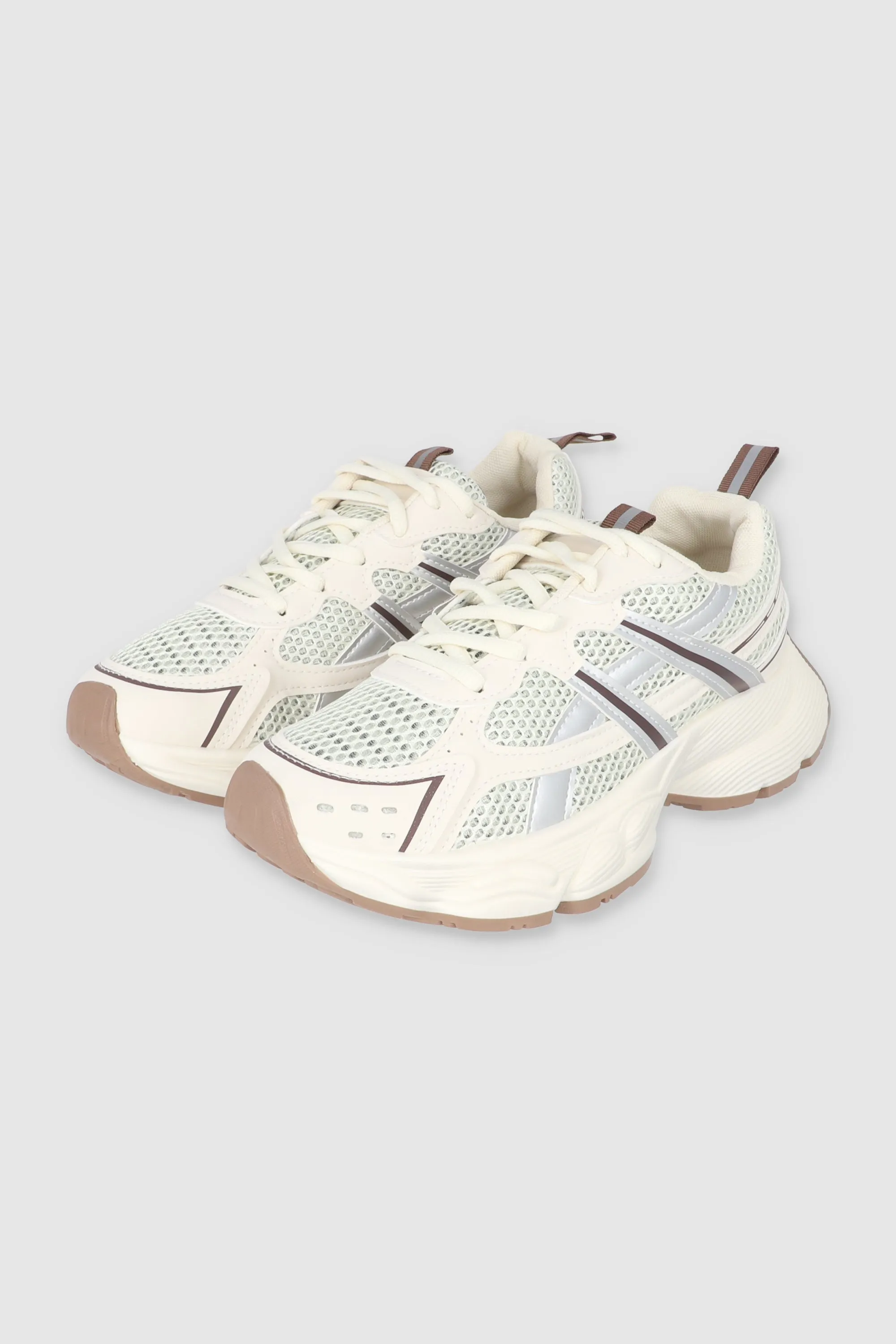 Tenis deportivo mesh rayas
