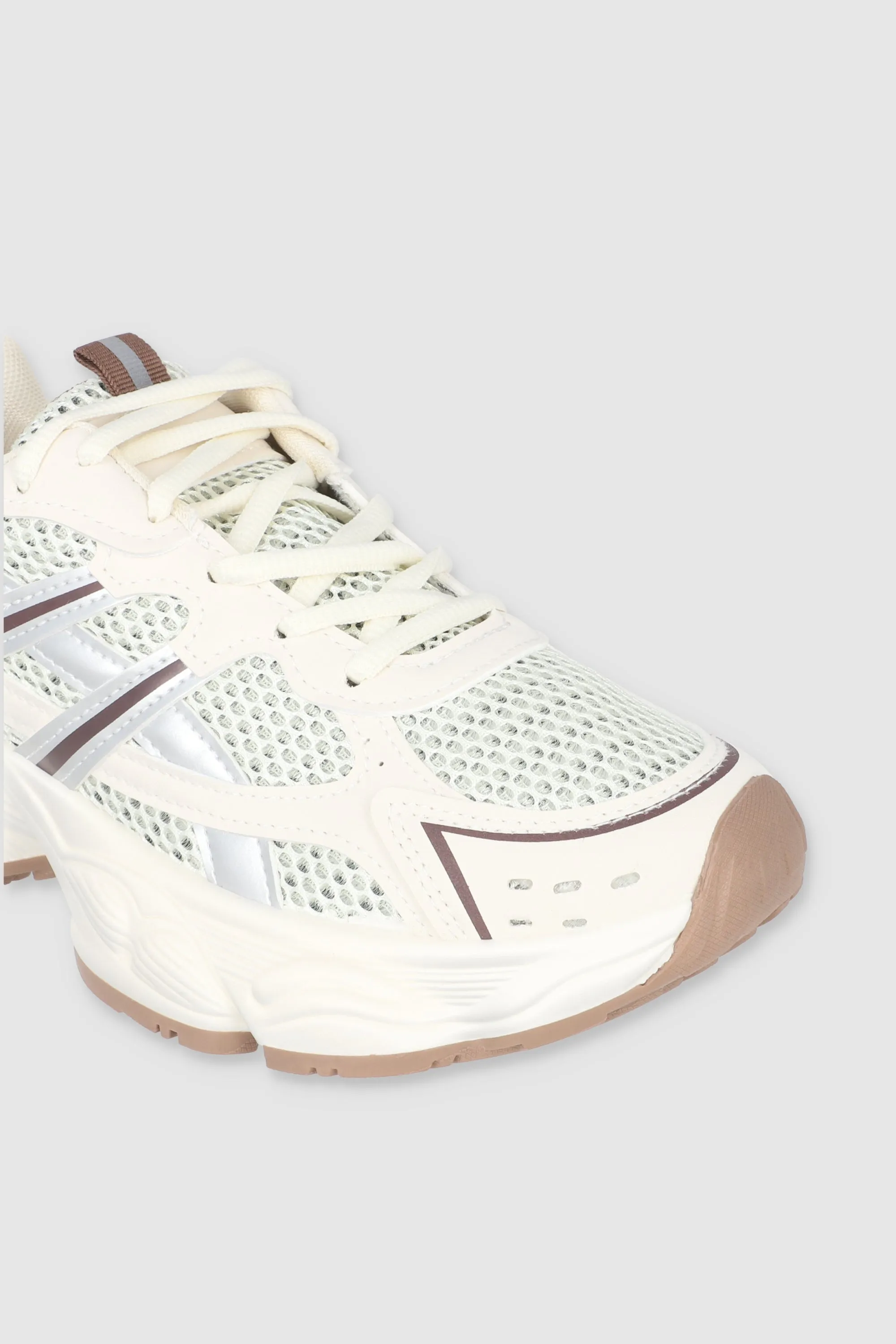 Tenis deportivo mesh rayas