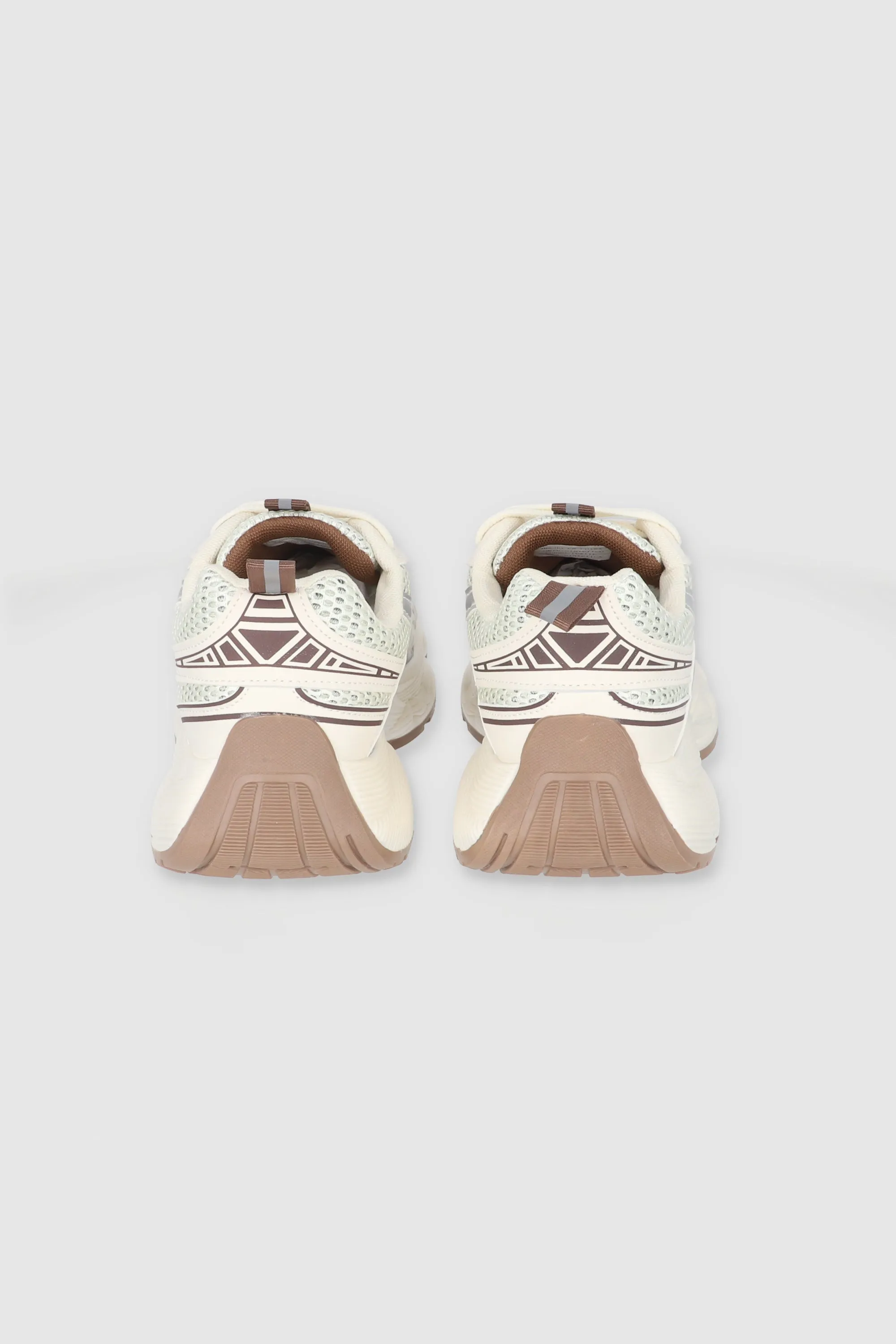 Tenis deportivo mesh rayas