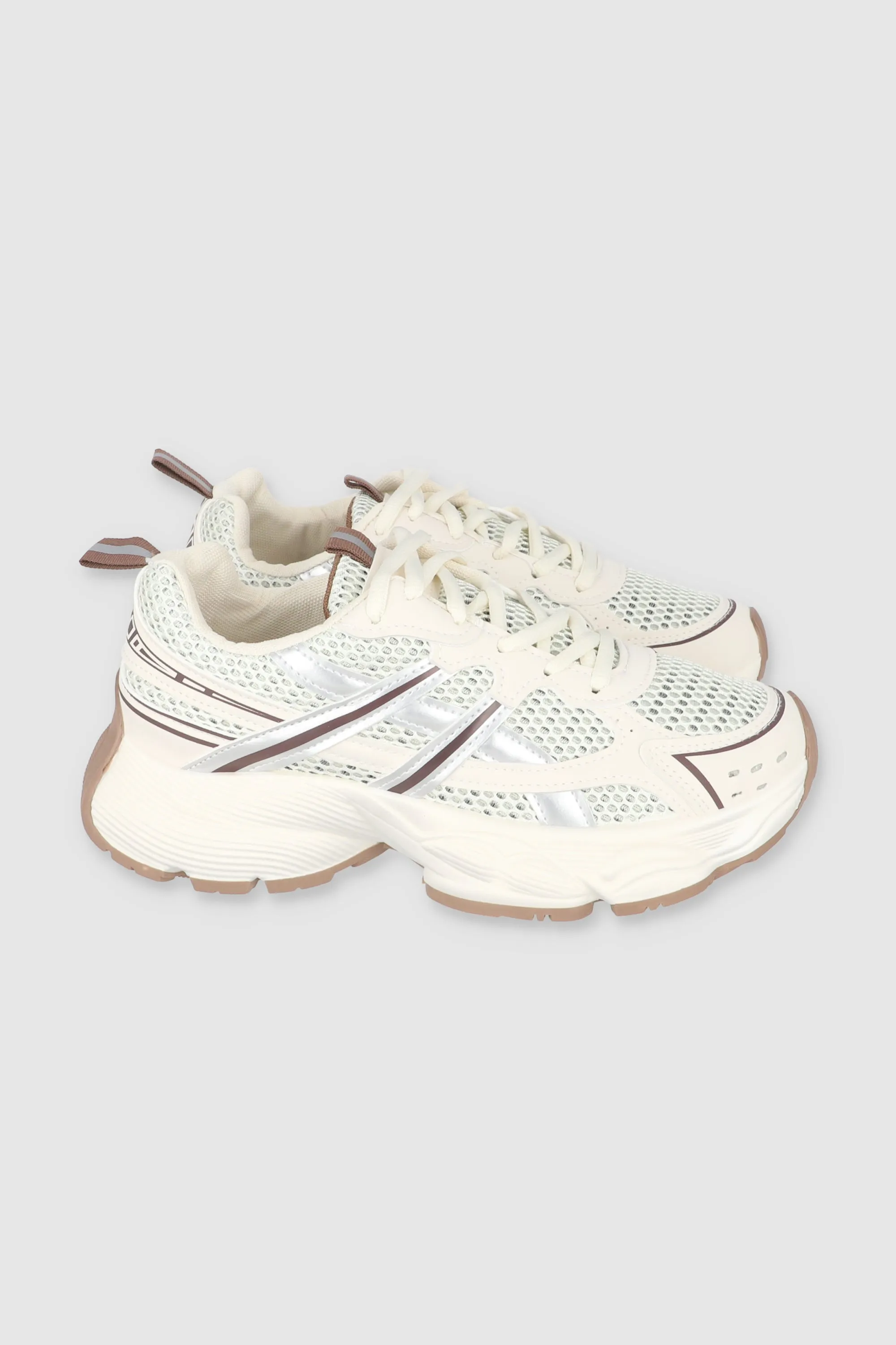 Tenis deportivo mesh rayas