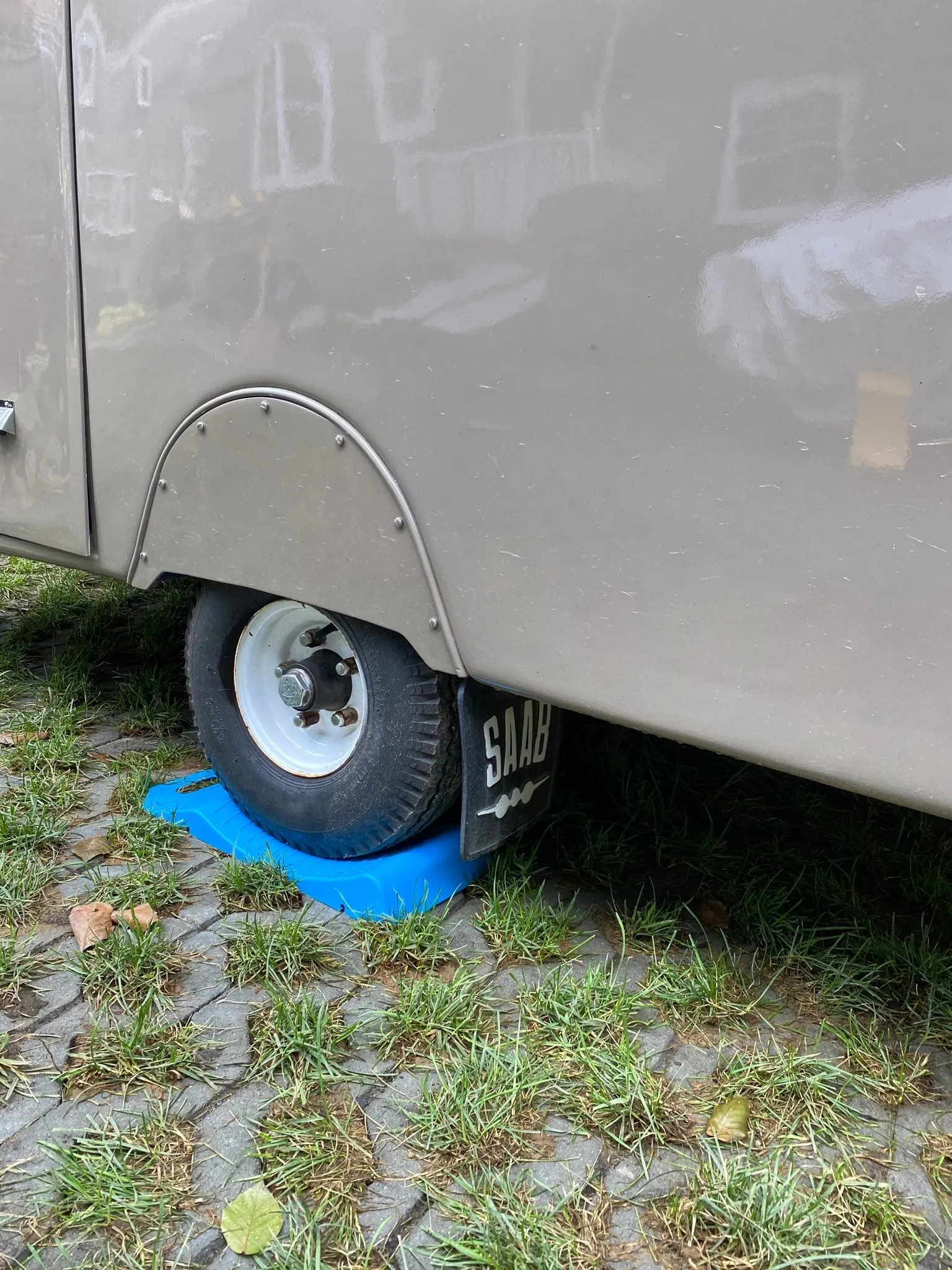 TireRests For Trailers by MCarCovers
