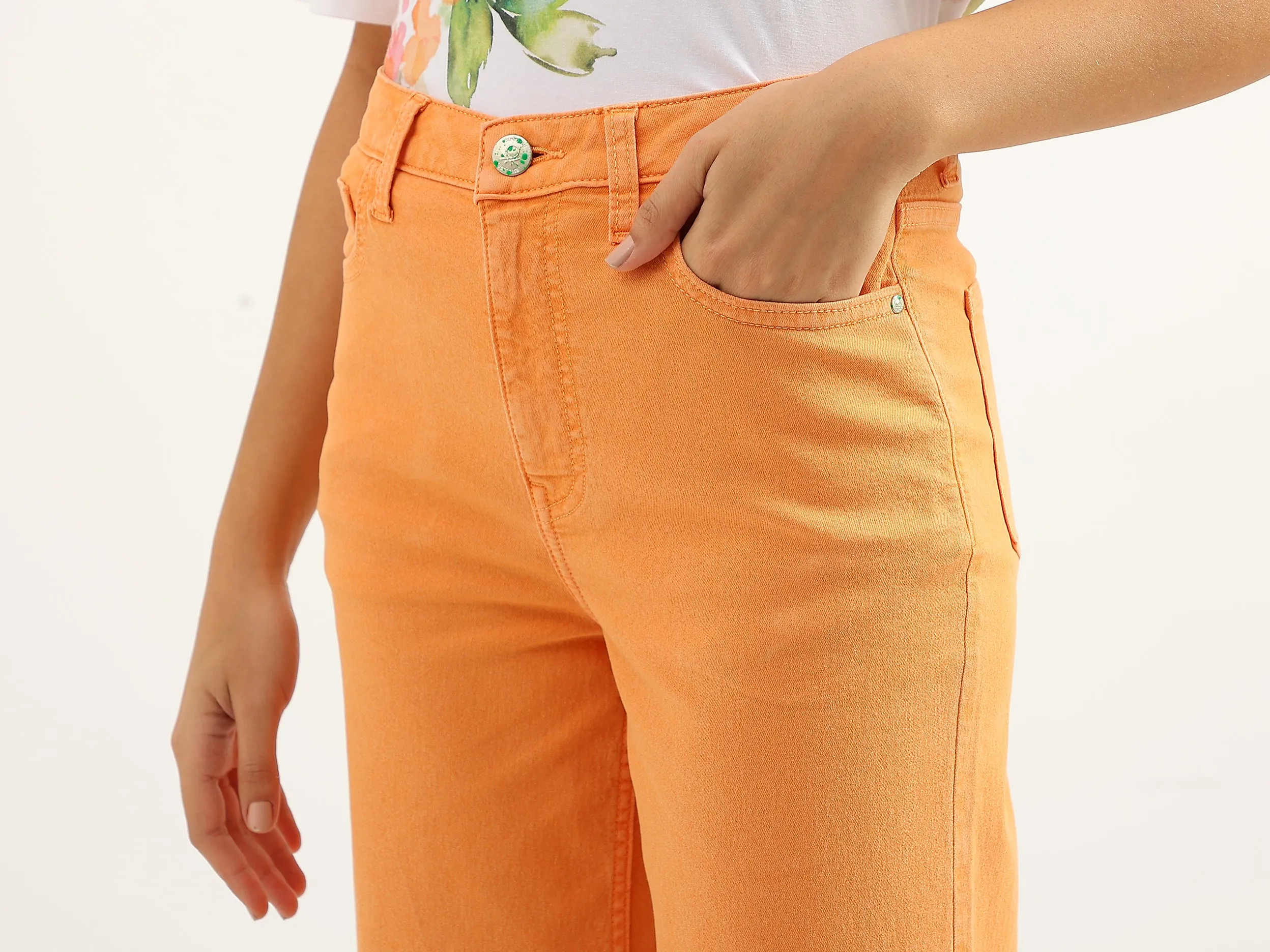 Women Solid Flared Fit Jeans